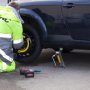 Por que pneus de menor largura devem usar maior calibragem?