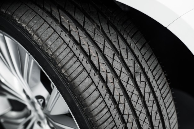 Índice de velocidade de pneus: o que é e como consultar?