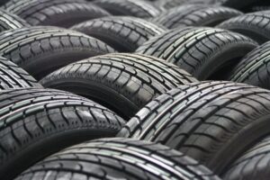 Saiba como escolher o pneu certo para o seu carro e a manutenção adequada para prolongar a vida útil do produto