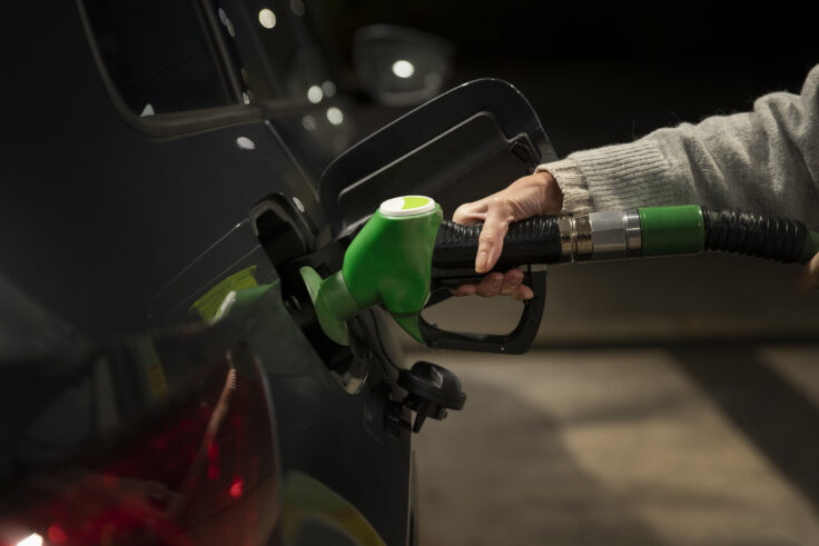 Como aumentar a eficiência do combustível do seu carro com manutenção correta